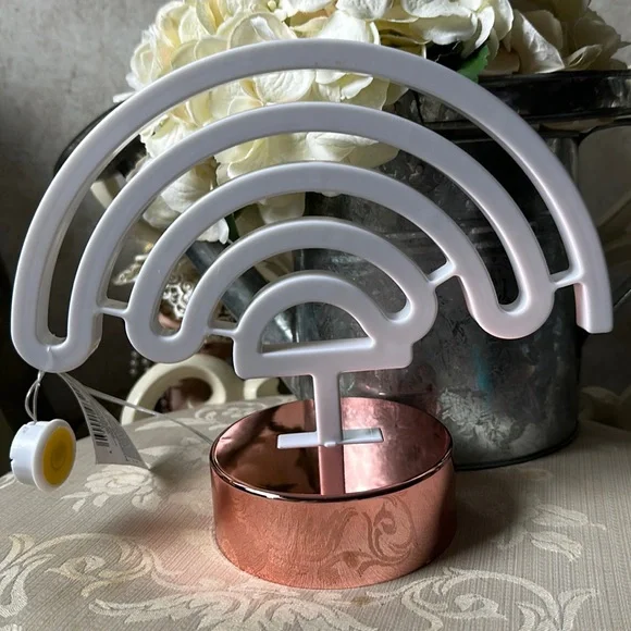 LED RAINBOW LIGHT 3 AA batteries (not included) - Picture 2 of 4